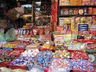 167 cuahangbanhkeo Thị trường Tết: Mùa làm ăn của các thương hiệu bánh kẹo nội